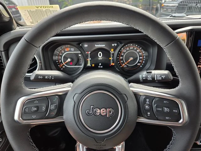 New 2026 Black Clear-Coat Exterior Paint Jeep Sahara image 30