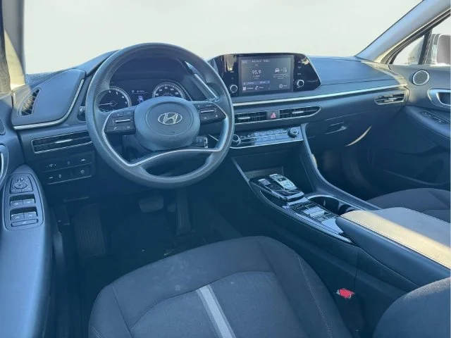 Used 2022 Gray Hyundai SE image 11