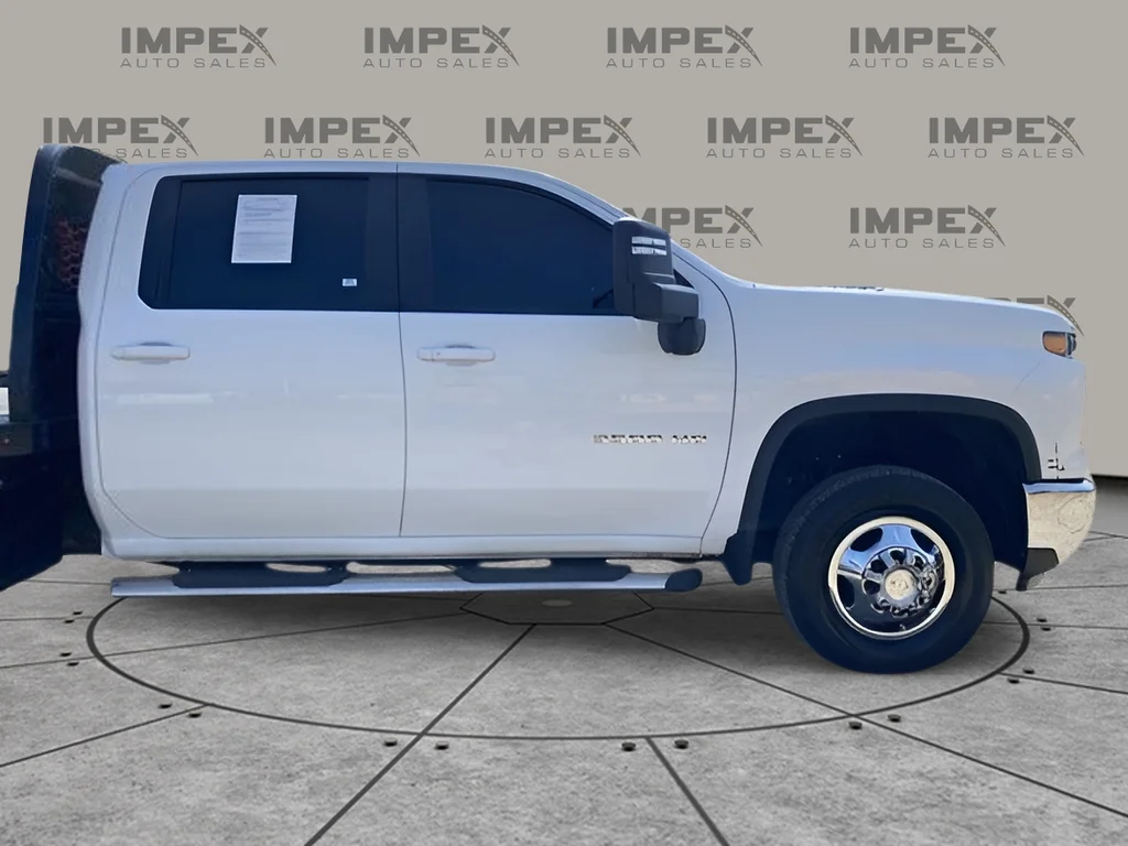 Used 2024 White Chevrolet LT image 58