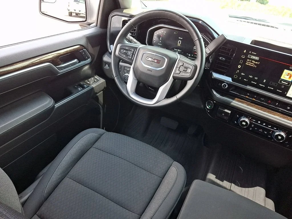 Used 2026 Summit White GMC Elevation image 48