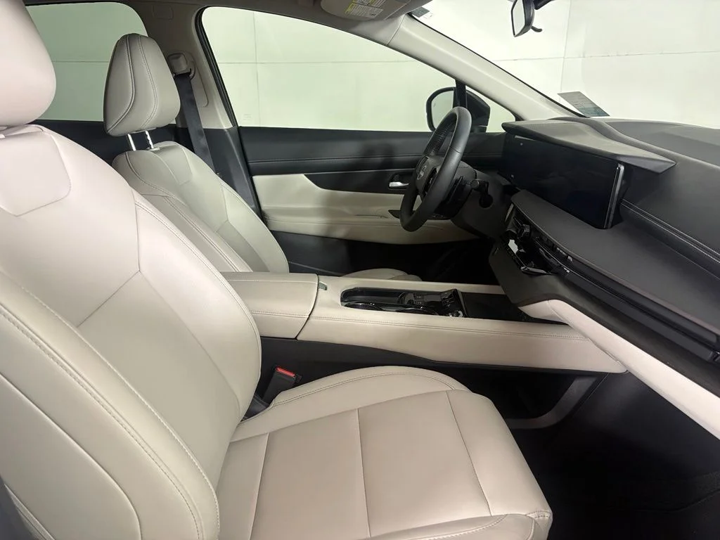 Used 2025 White Nissan SV image 14