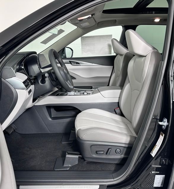 Certified Used 2026 Black INFINITI PURE image 11