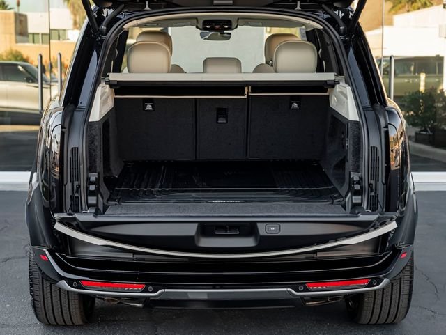 New 2026 Santorini Black Land Rover SE image 25