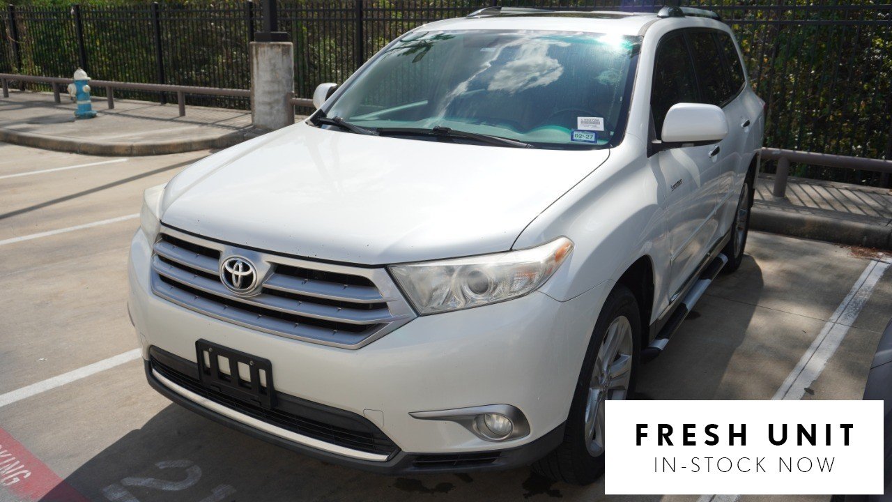 Used 2011 White Toyota Limited image 1