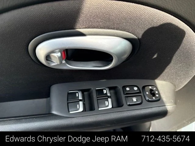 Used 2019 White Kia Plus image 15