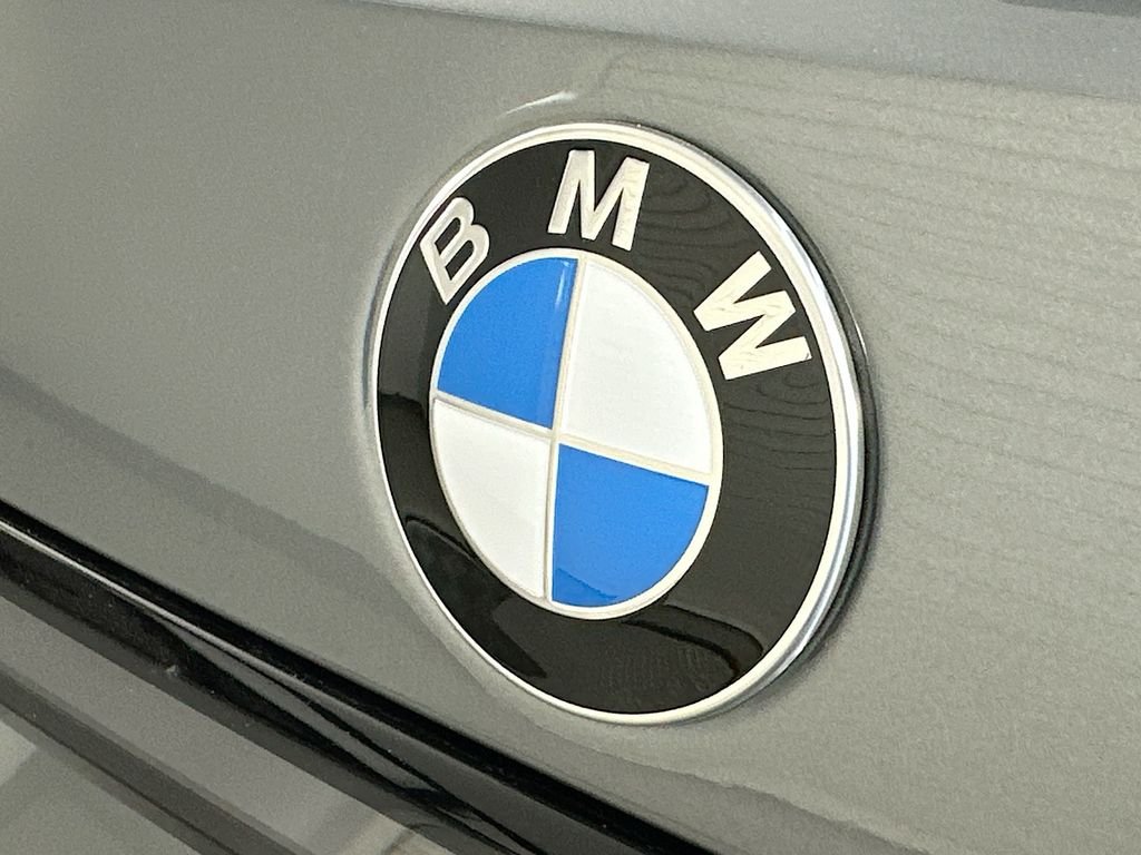 New 2027 Gray Metallic BMW xDrive40i image 22