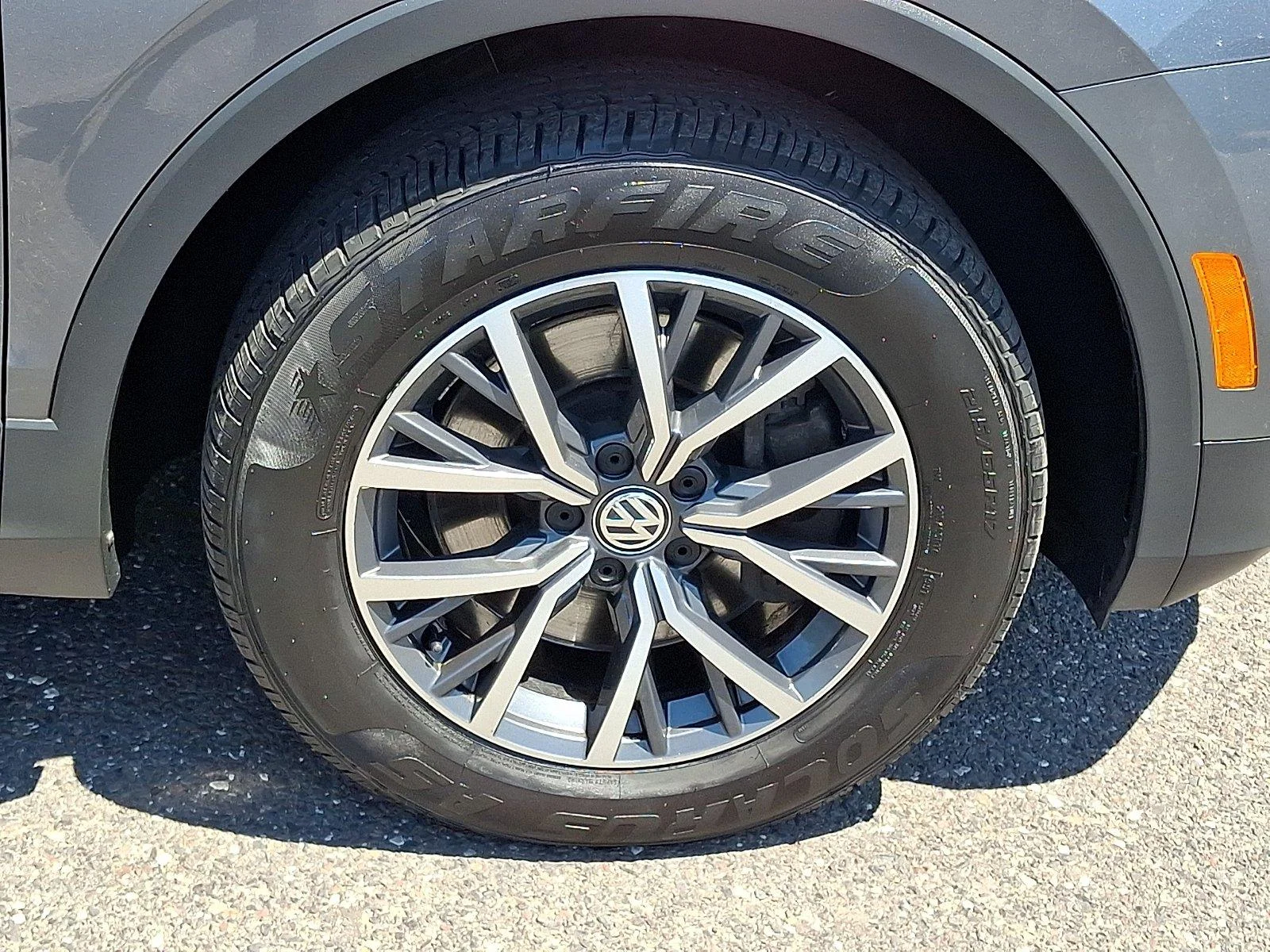 Used 2020 Platinum Gray Metallic Volkswagen SE image 8