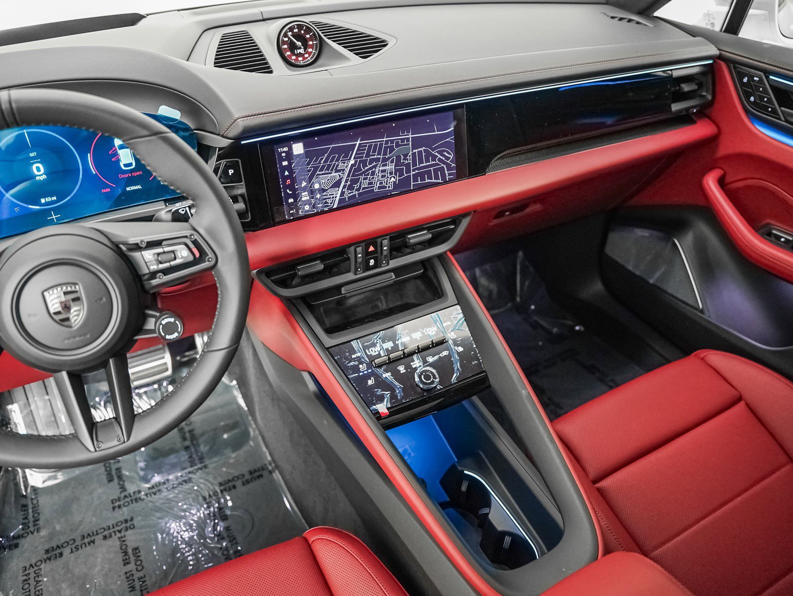 2025 Porsche Macan Turbo Electric - Photo 18