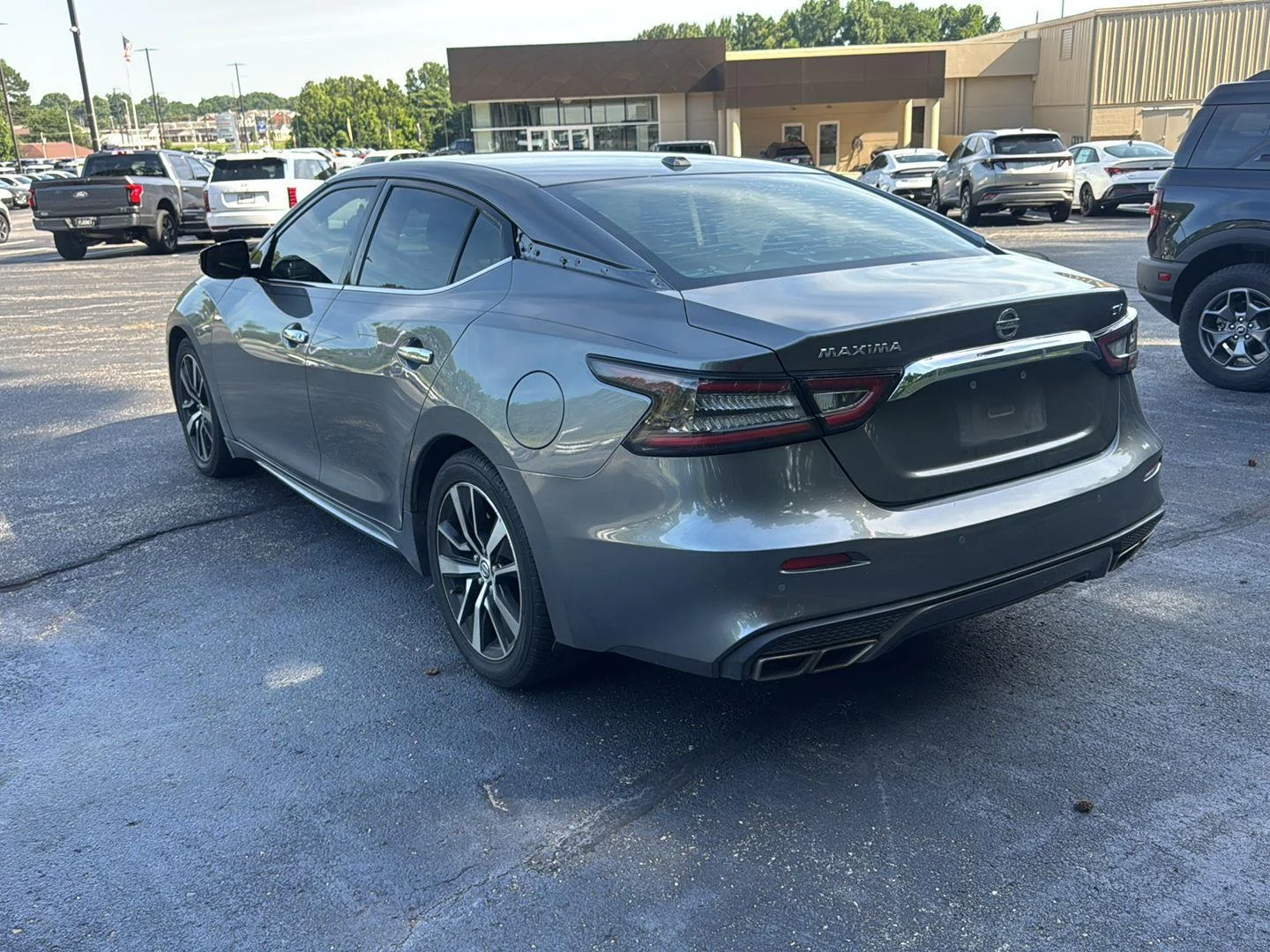 Used 2021 Gun Metallic Nissan SV image 5