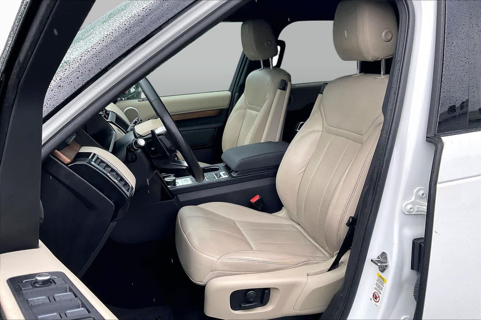 Used 2019 Fuji White Land Rover SE image 7