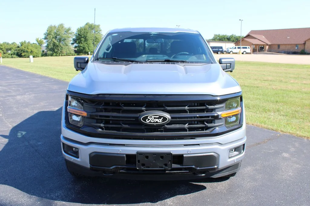 New 2026 Iconic Silver Metallic Ford XLT image 2