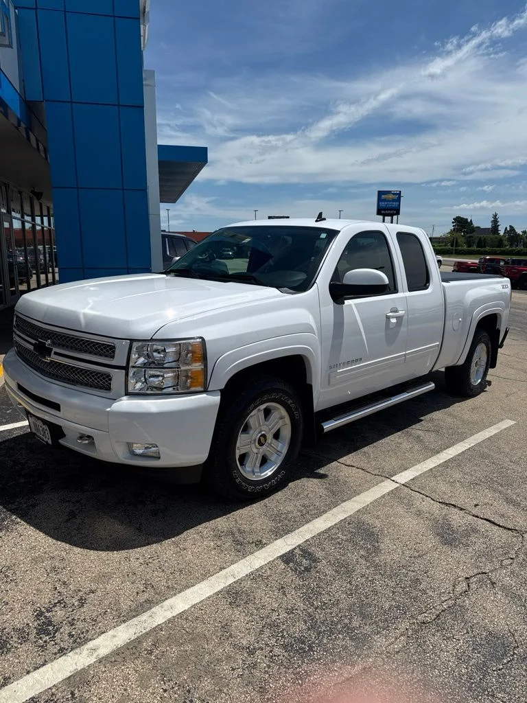 Used 2012 White Chevrolet LT image 2