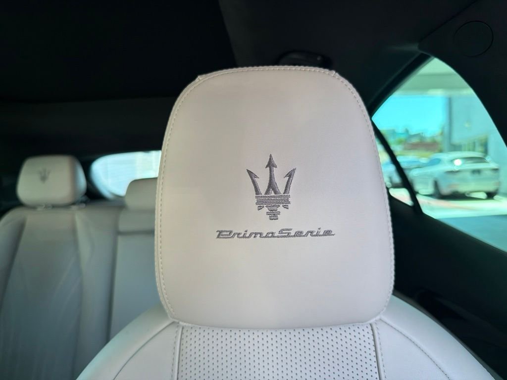 Certified Used 2023 Grigio Cangiante Tri-Coat Maserati Modena image 23