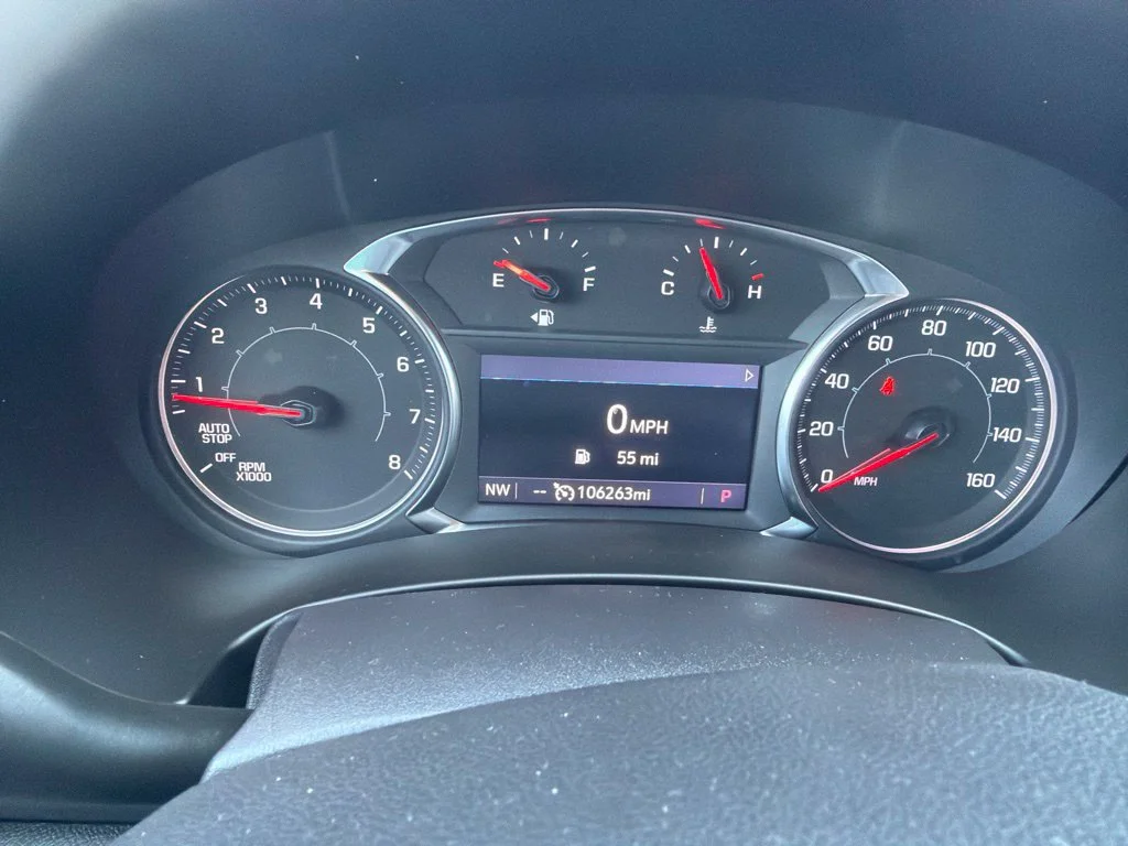 Used 2024 Summit White GMC AT4 image 24