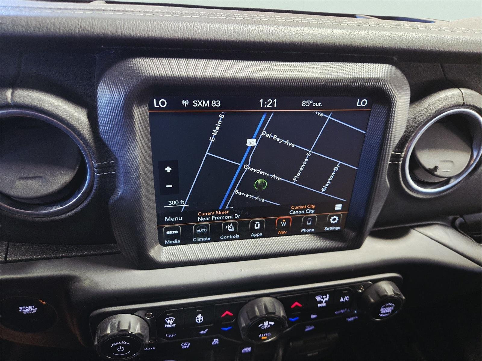 Used 2020 RED JEEP SAHARA image 24