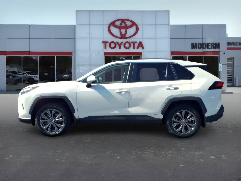 Used 2022 Blizzard Pearl Toyota Hybrid XLE Premium image 2