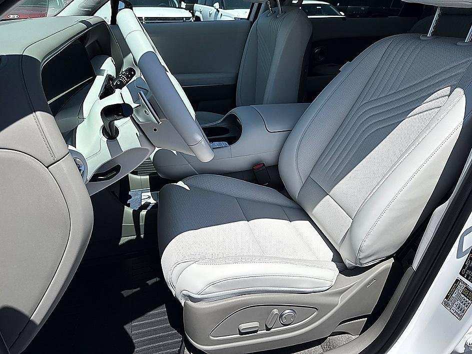 New 2026 Creamy White Pearl Hyundai SEL AWD image 23