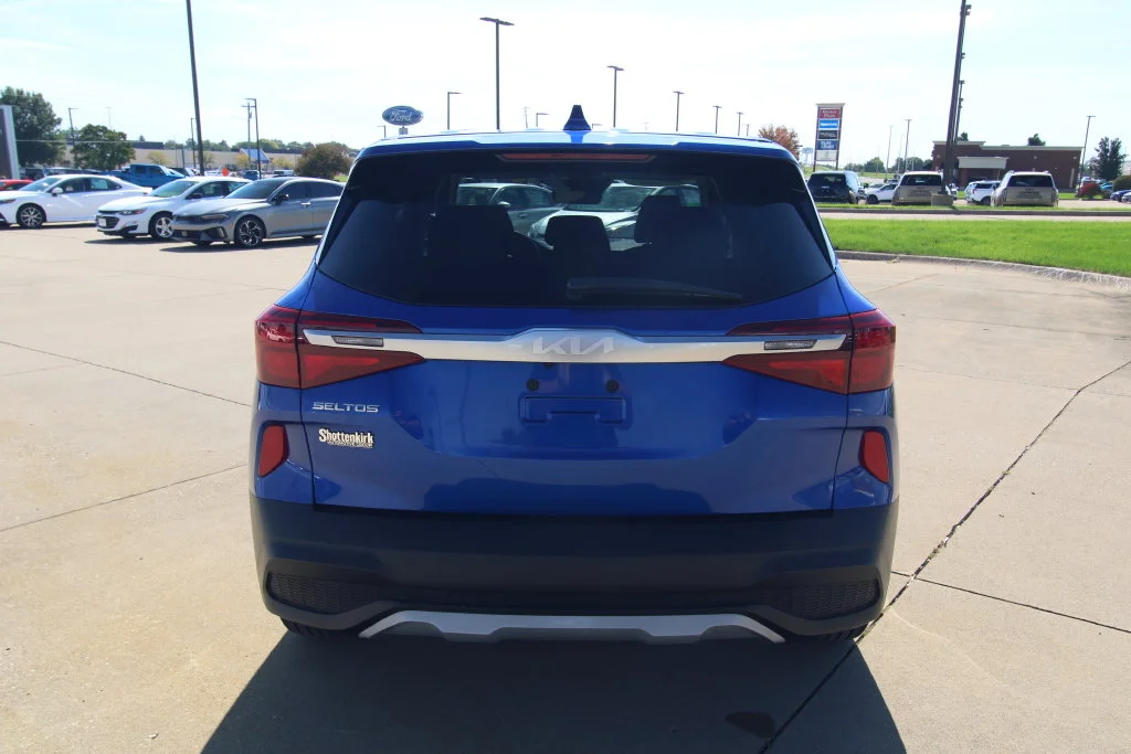 Used 2022 Neptune Blue Kia LX image 13