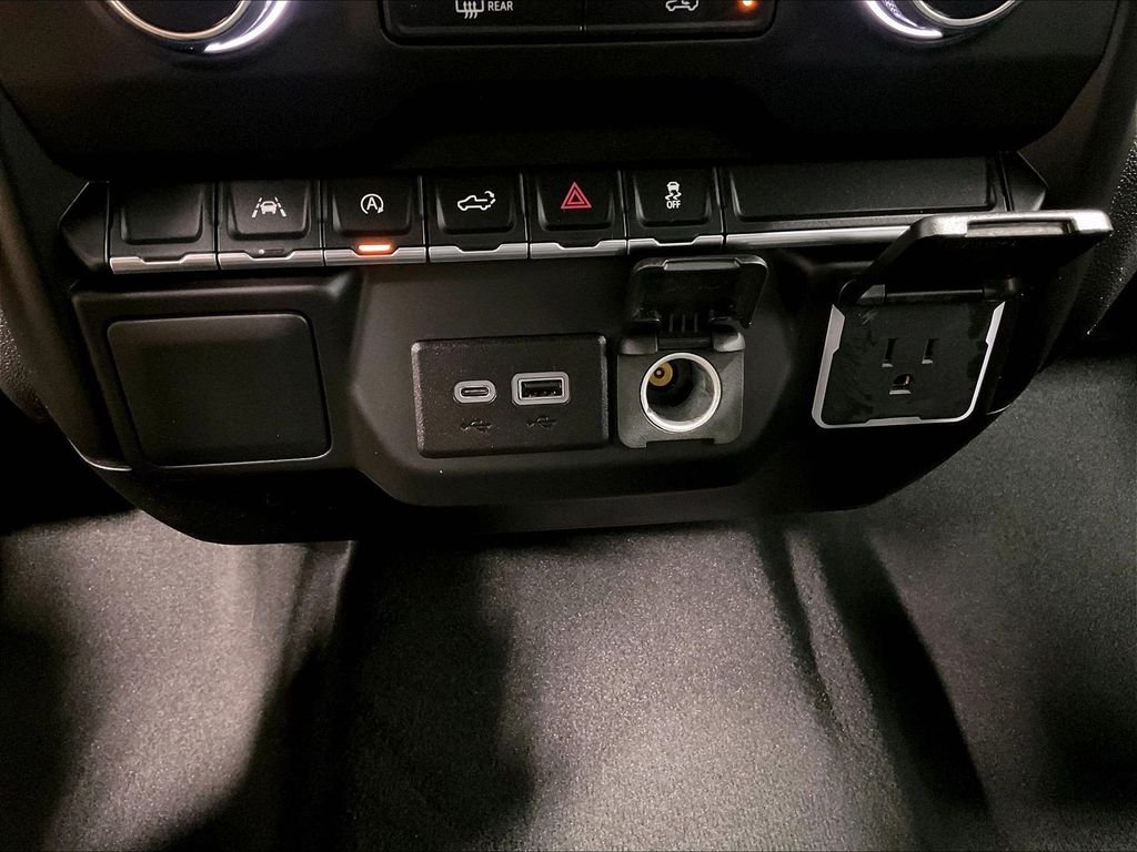Used 2023 White Chevrolet Custom image 26