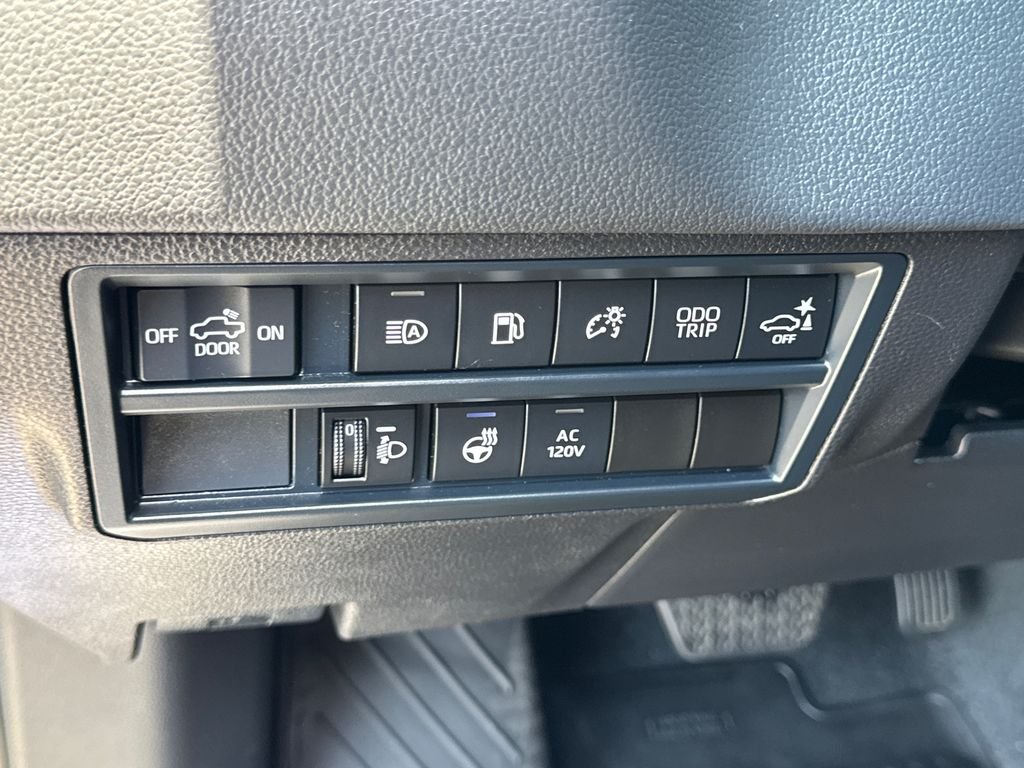 Used 2026  Toyota Limited image 28
