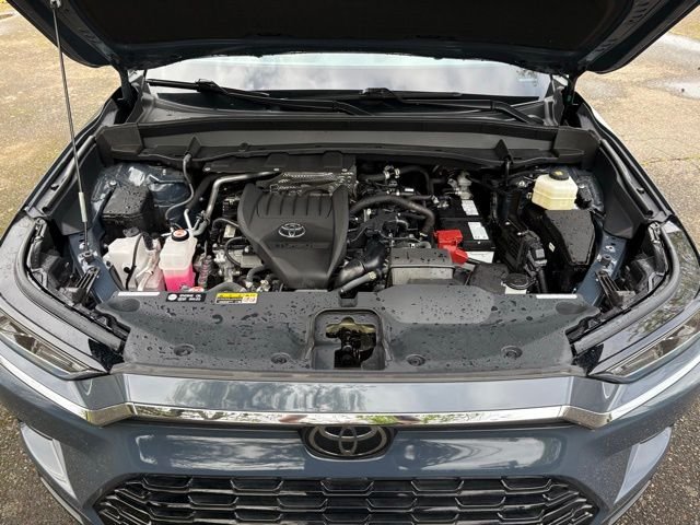 Used 2024 White Toyota XLE image 26