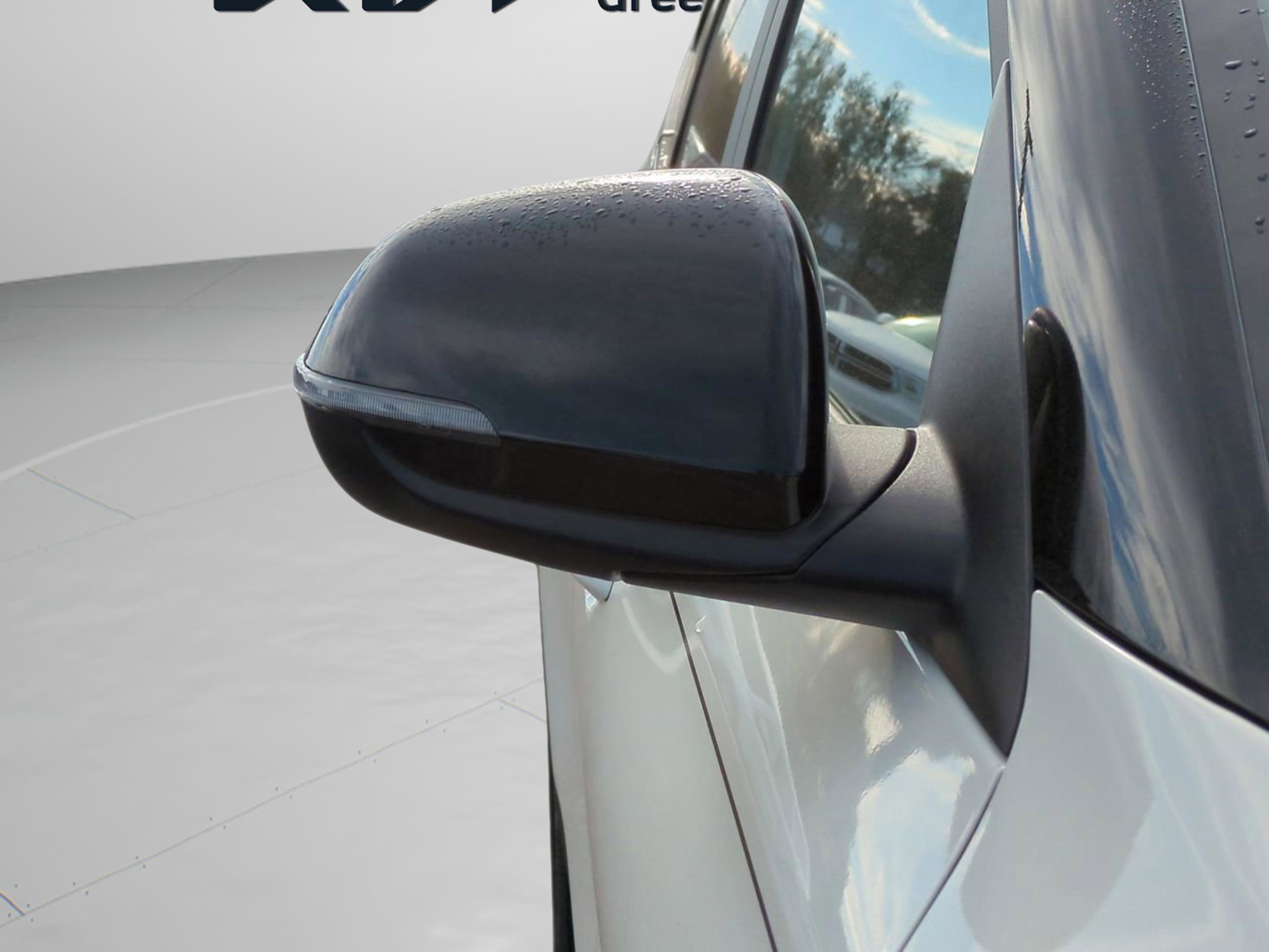 New 2026 Clear White / Black Roof Kia S image 32