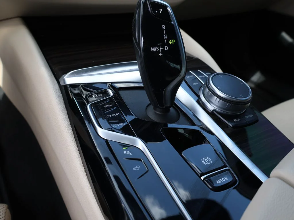 Used 2021 Gray BMW 530i xDrive image 29