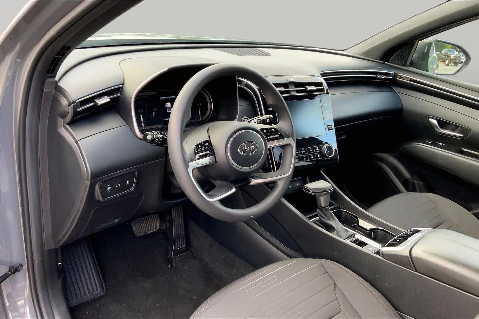 Used 2023 Hampton Gray Hyundai SEL image 17