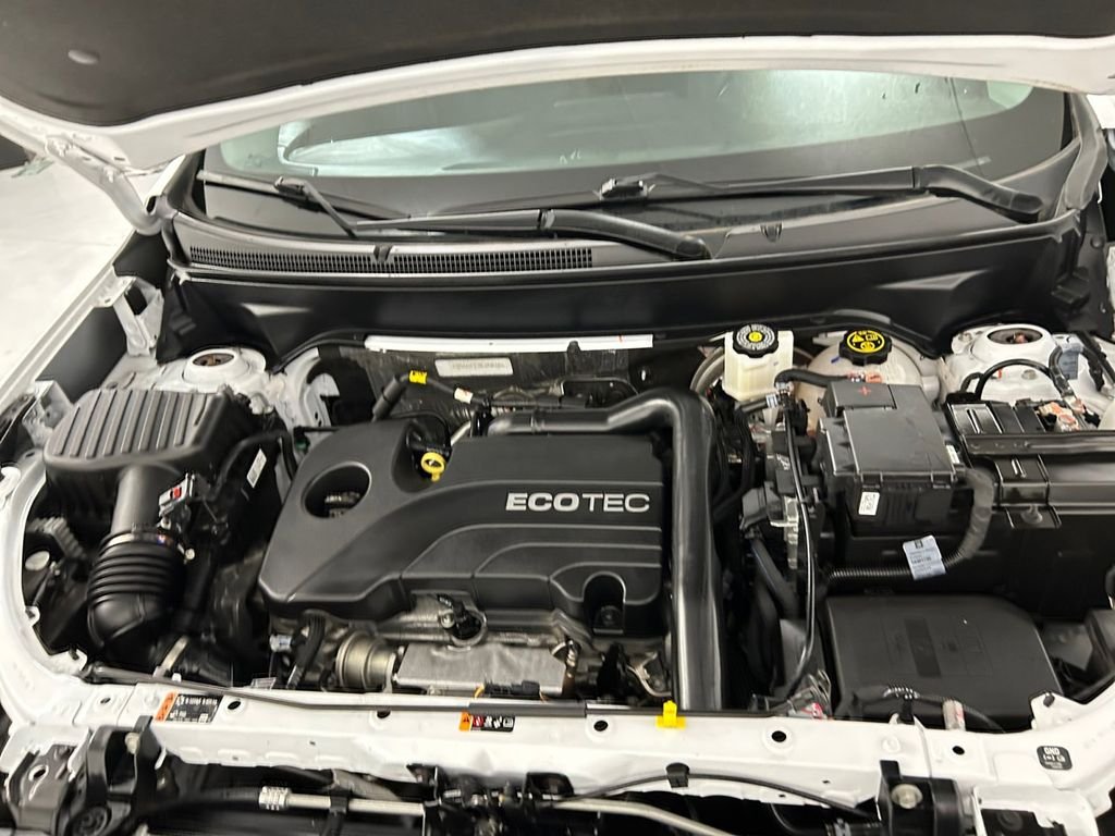 Used 2022 White Chevrolet LT image 21