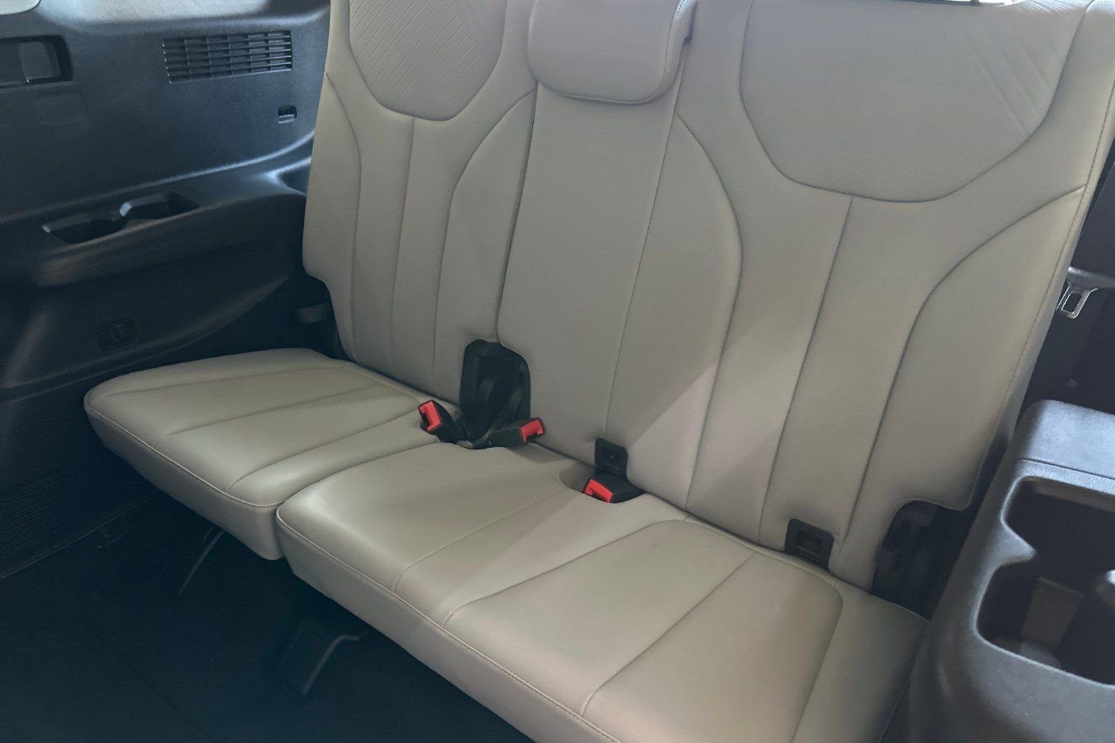 Used 2025 White Hyundai SEL image 16
