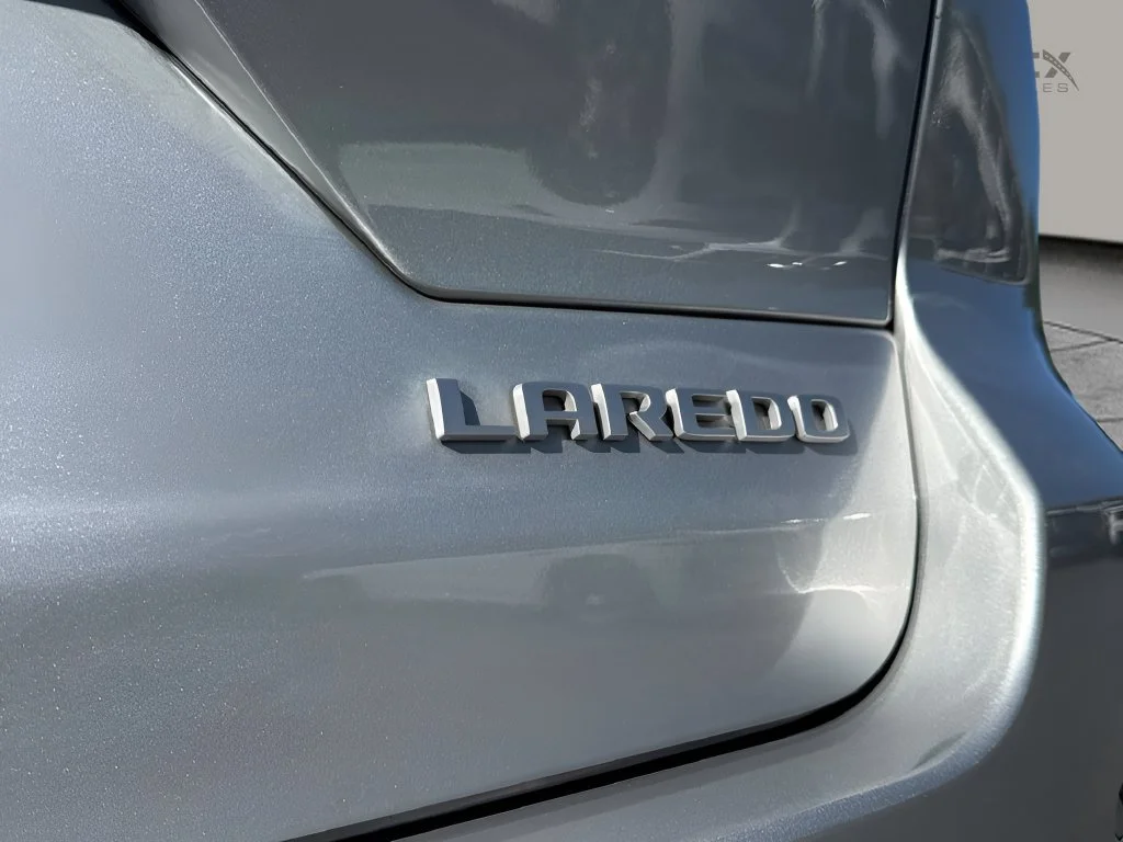 Used 2024 Silver Jeep Laredo image 28