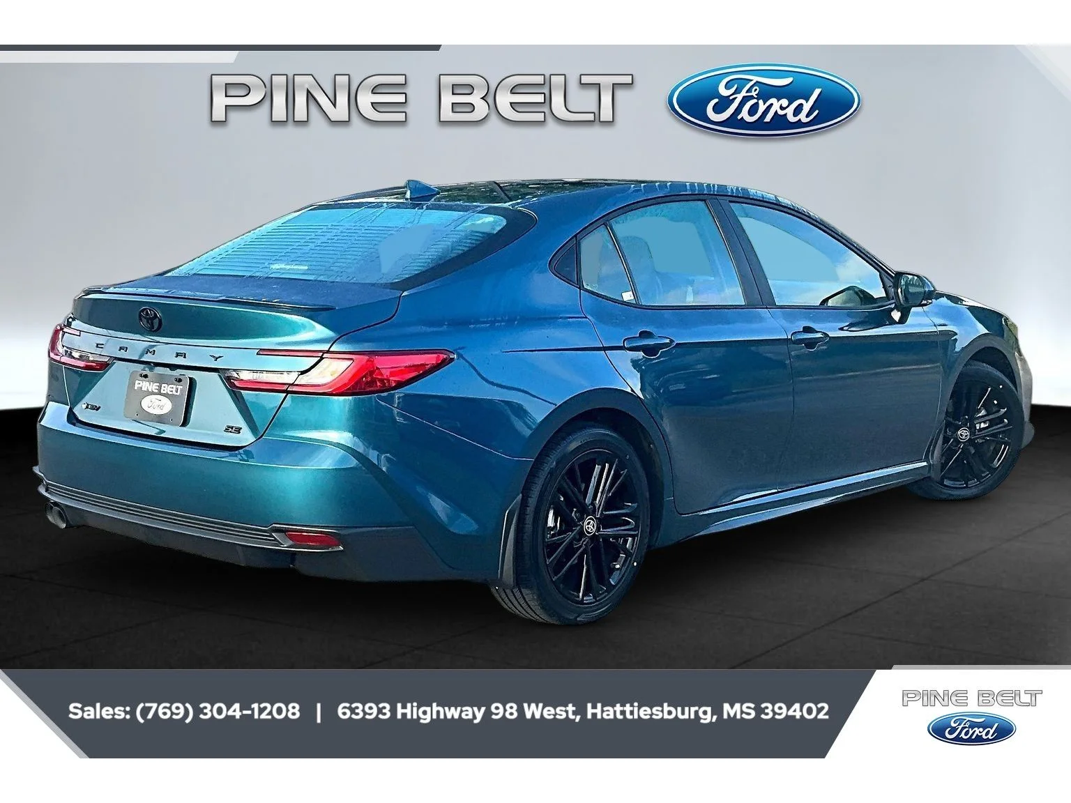 Used 2025 Ocean Gem Toyota SE image 11