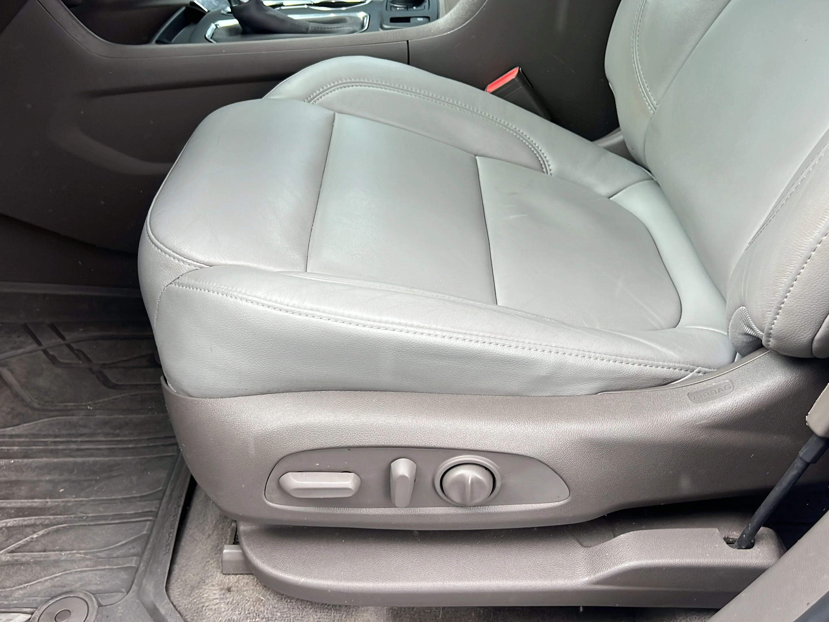 Used 2020 Summit White Chevrolet LT Leather image 12