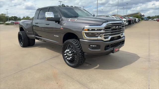New 2026 Granite Crystal Metallic Clear-Coat Exterior Paint RAM Laramie image 3