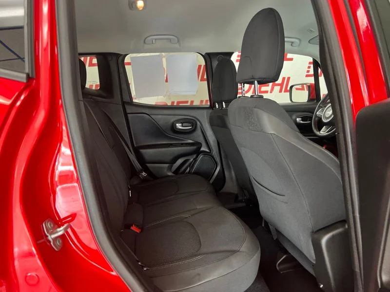 Used 2023 Red Jeep Latitude image 10