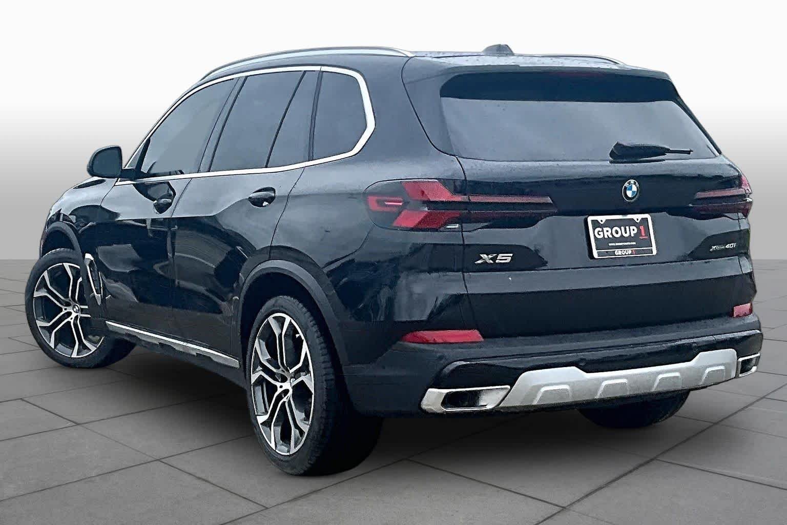 Used 2026 Black Sapphire Metallic BMW xDrive40i image 22