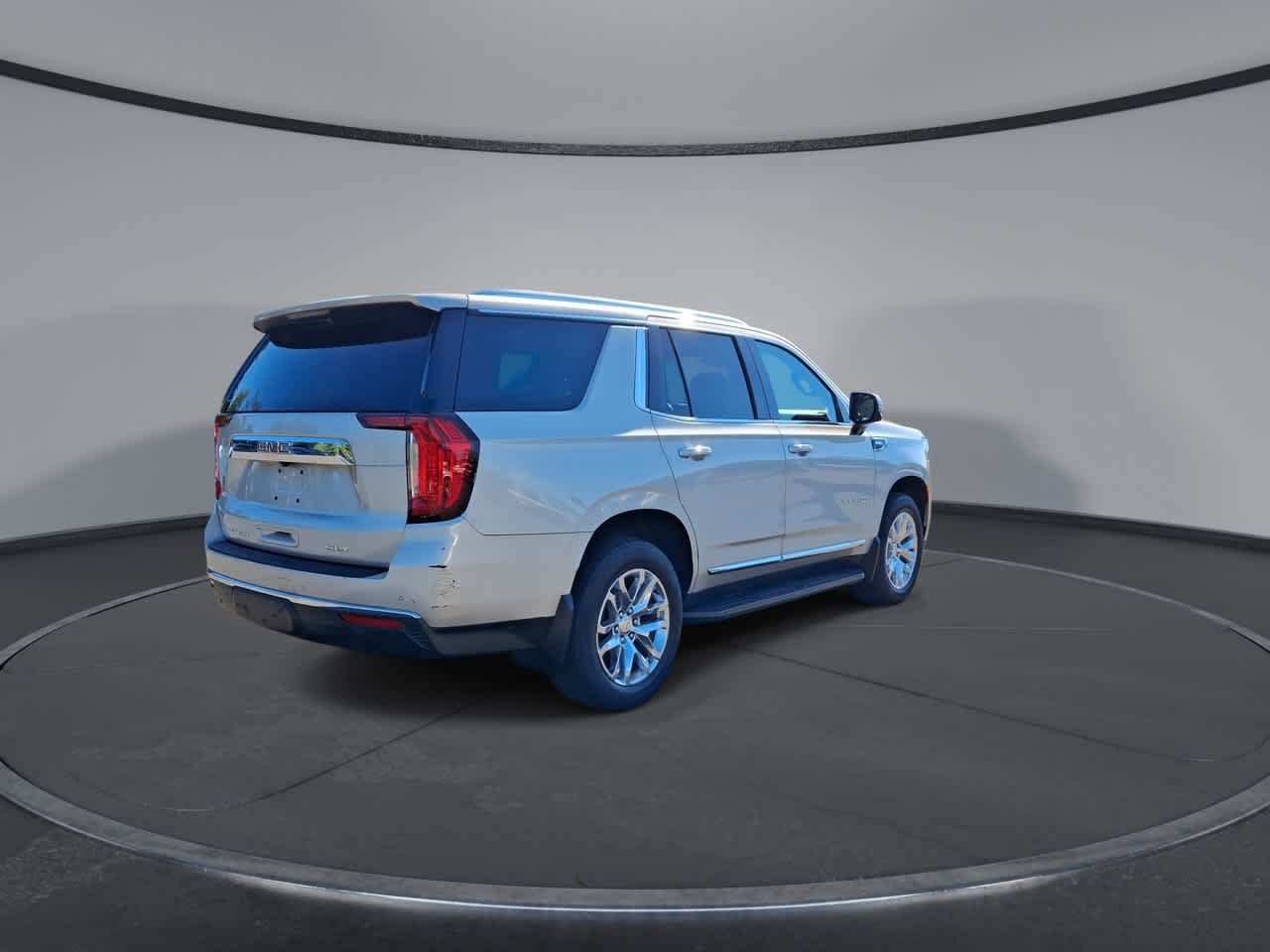 Used 2022 Pearl Beige Metallic GMC SLT image 8