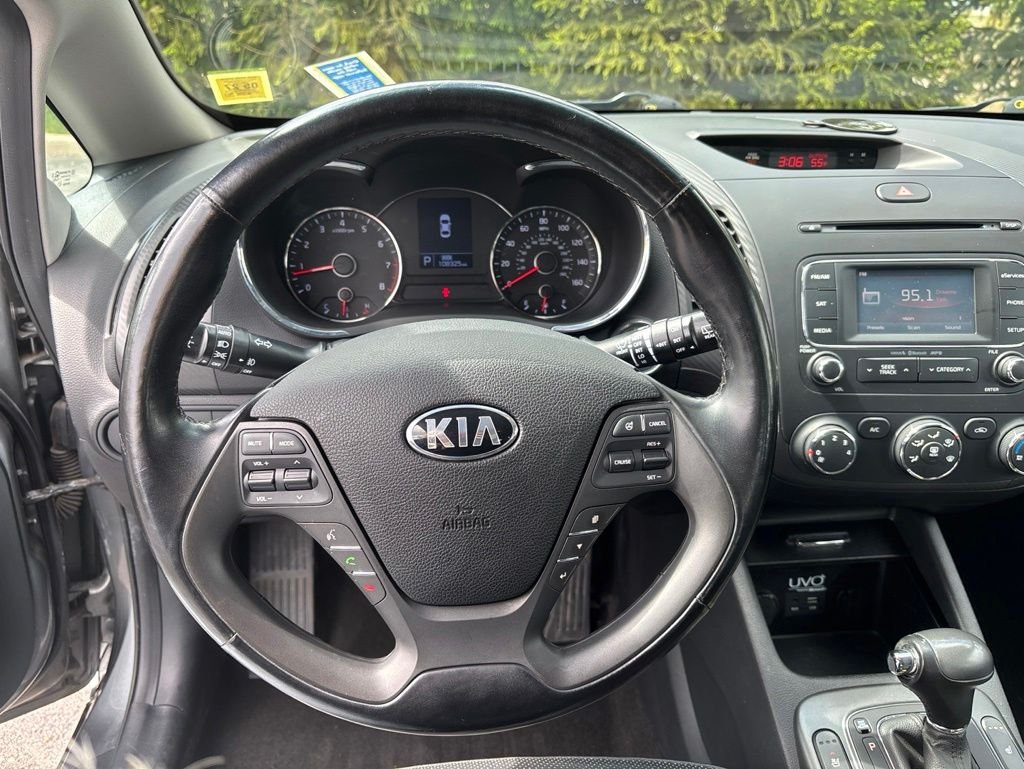 Used 2015 Gray Kia EX image 24