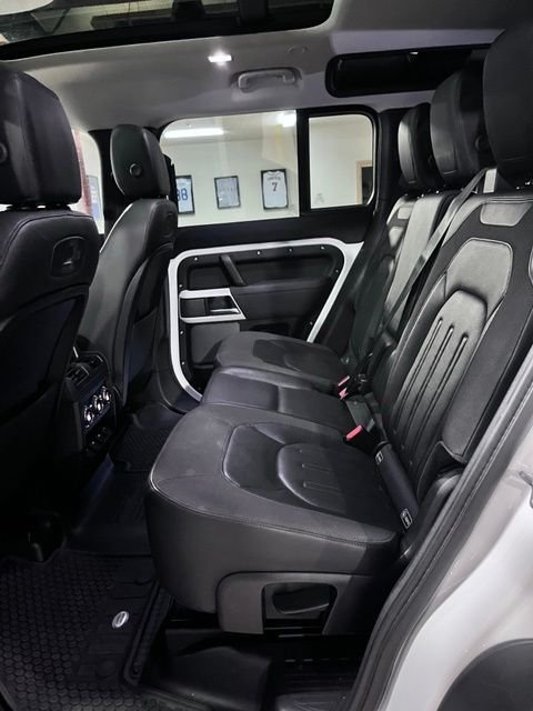 Used 2020 White Land Rover SE image 14