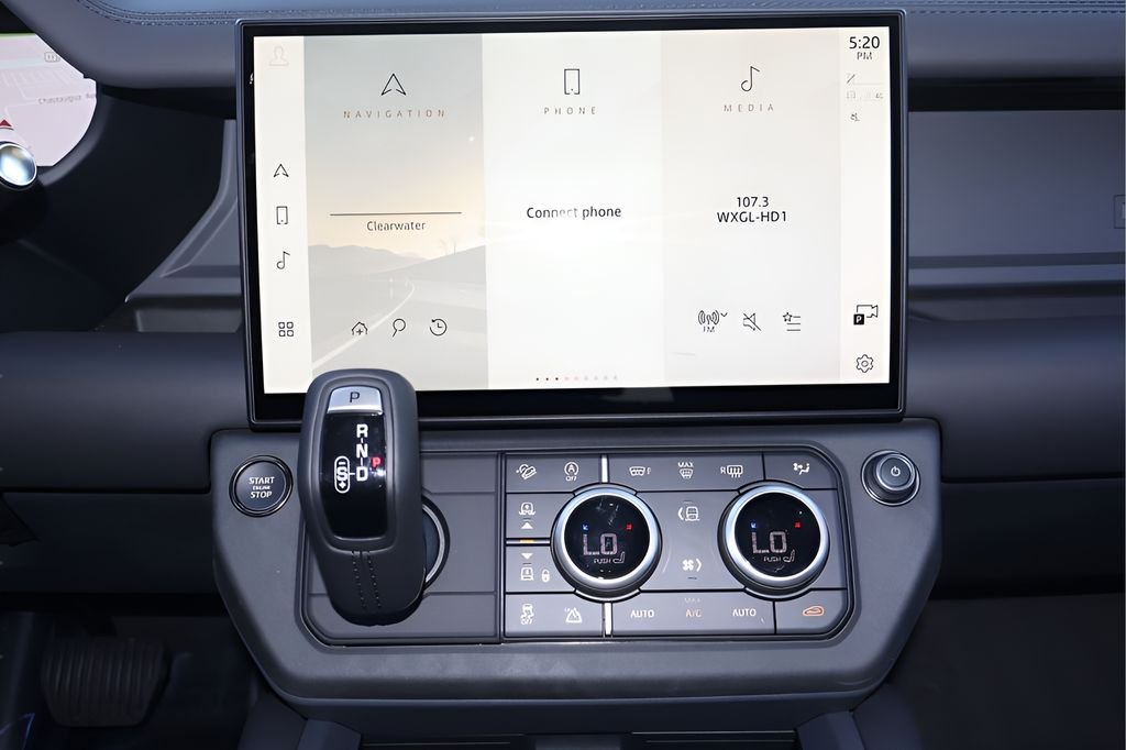 New 2026 Woolstone Green Land Rover X-Dynamic SE image 22