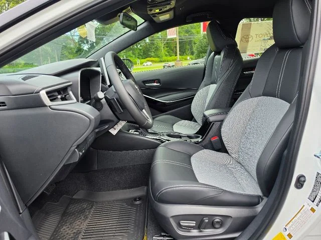 New 2026 Wind Chill Pearl with Midnight Black Metallic roof Toyota XSE image 14