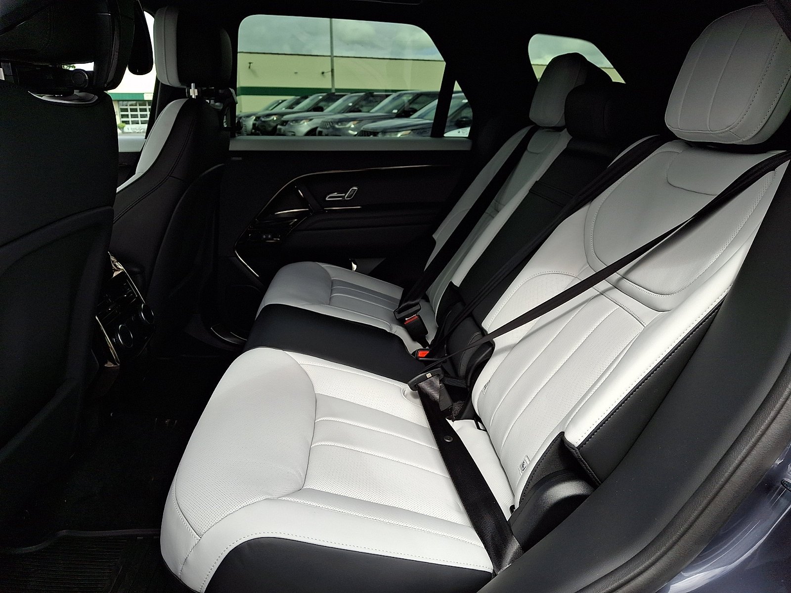 New 2027 Varesine Blue Land Rover Dynamic SE image 5