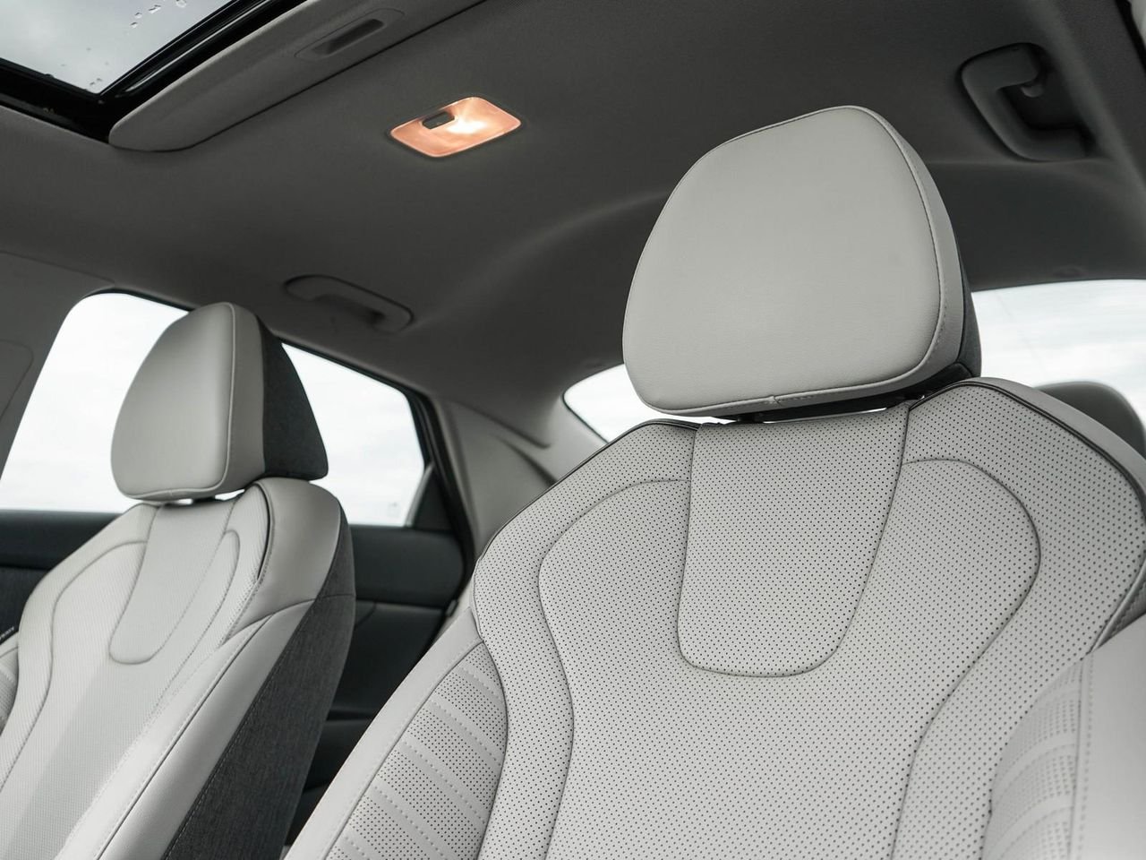 New 2026 Amazon Gray Hyundai SEL Sport Plus Sedan FWD image 40