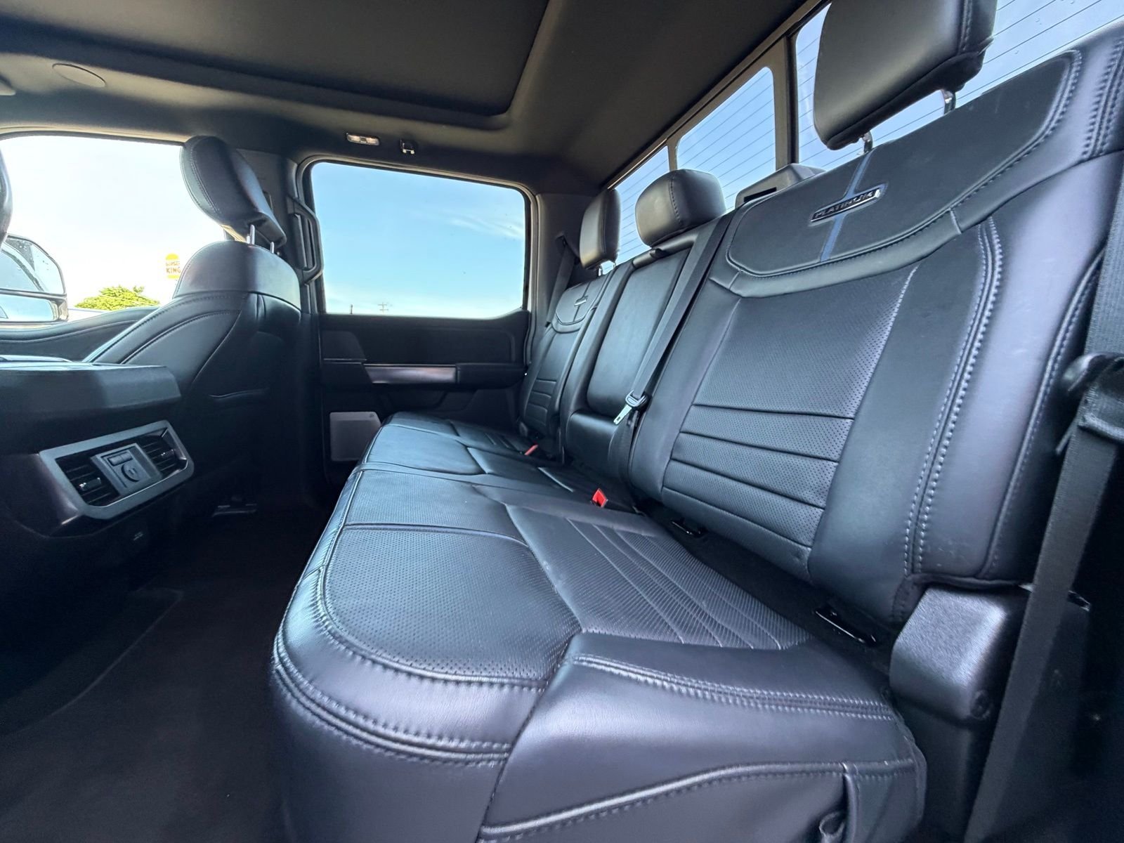 2025 Ford F-350 Super Duty Platinum - Photo 27