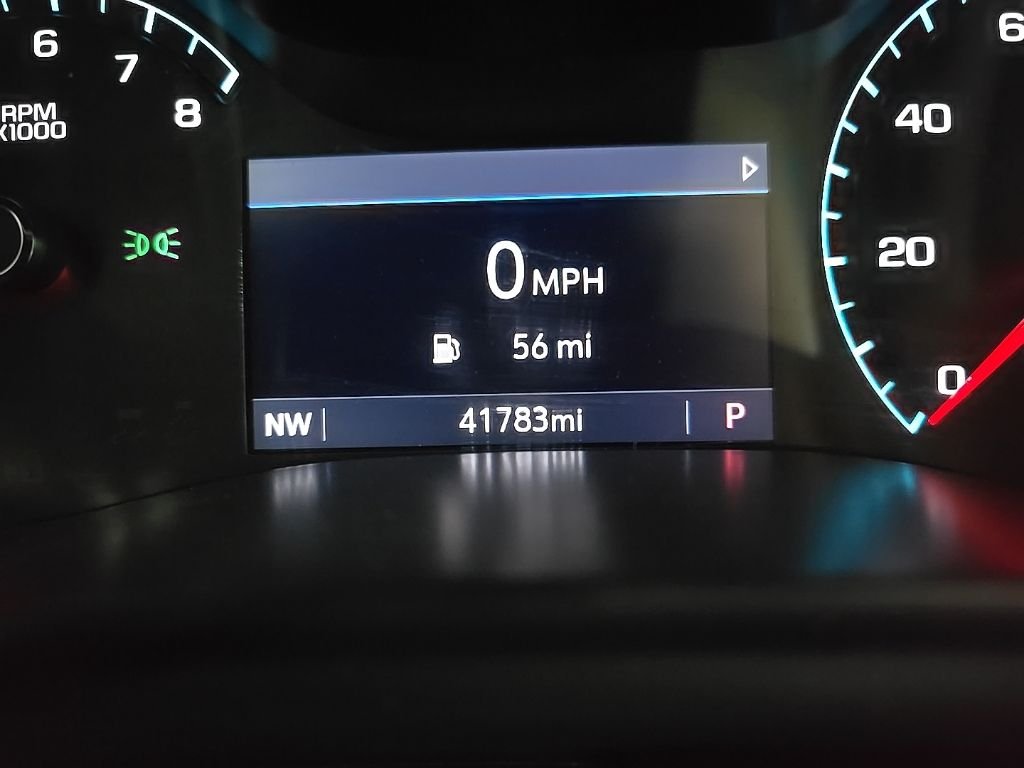 Used 2022 Summit White GMC AT4 w/Leather image 22