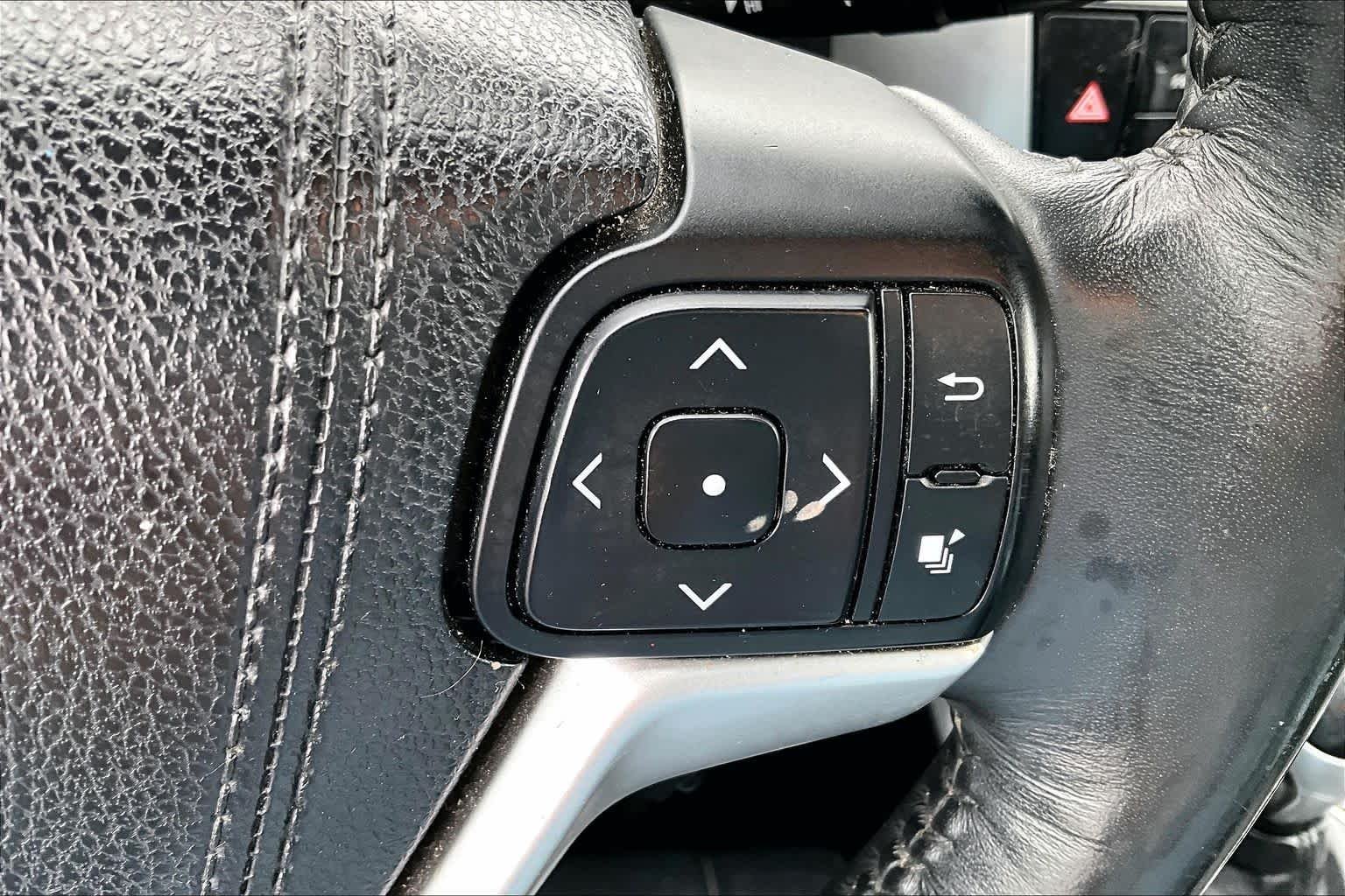 Used 2015 Attitude Black Metallic Toyota XLE image 23