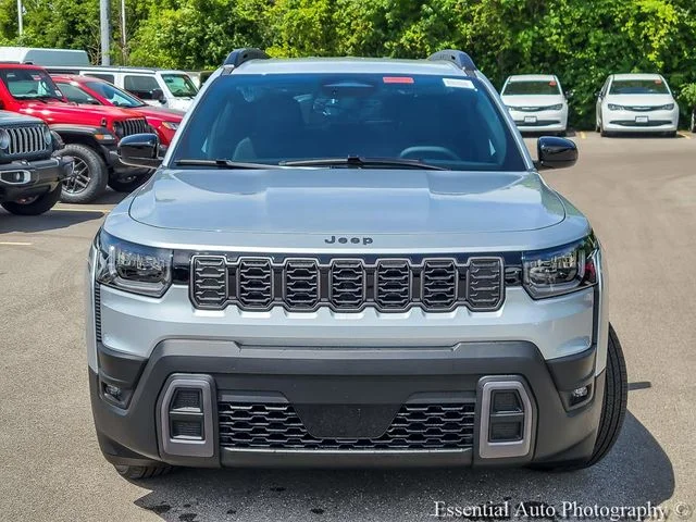 New 2026 Silver Zynith Clear-Coat Exterior Paint Jeep Laredo image 4
