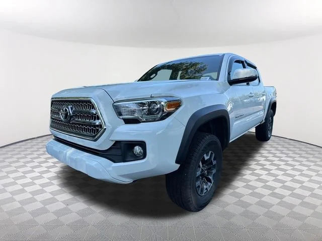 Used 2016 White Toyota SR5 image 1