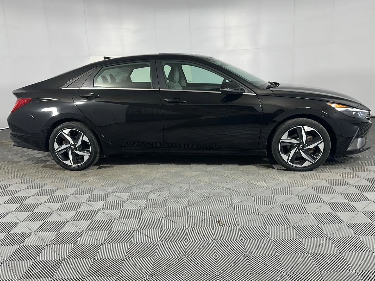 Used 2023 Onyx Black Hyundai Limited image 8