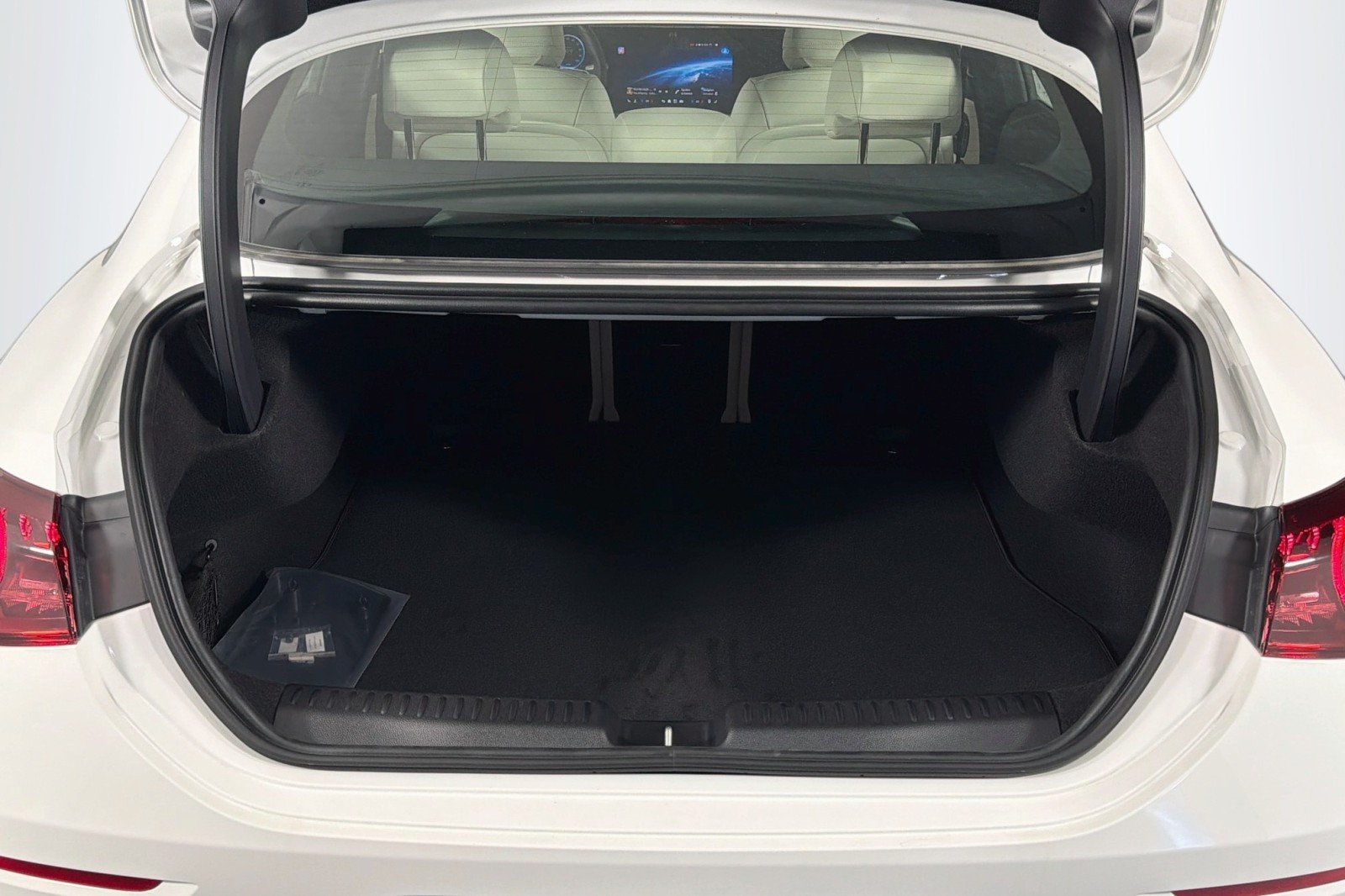 New 2027 Polar White Mercedes-Benz CLA 250+ Electric RWD image 23